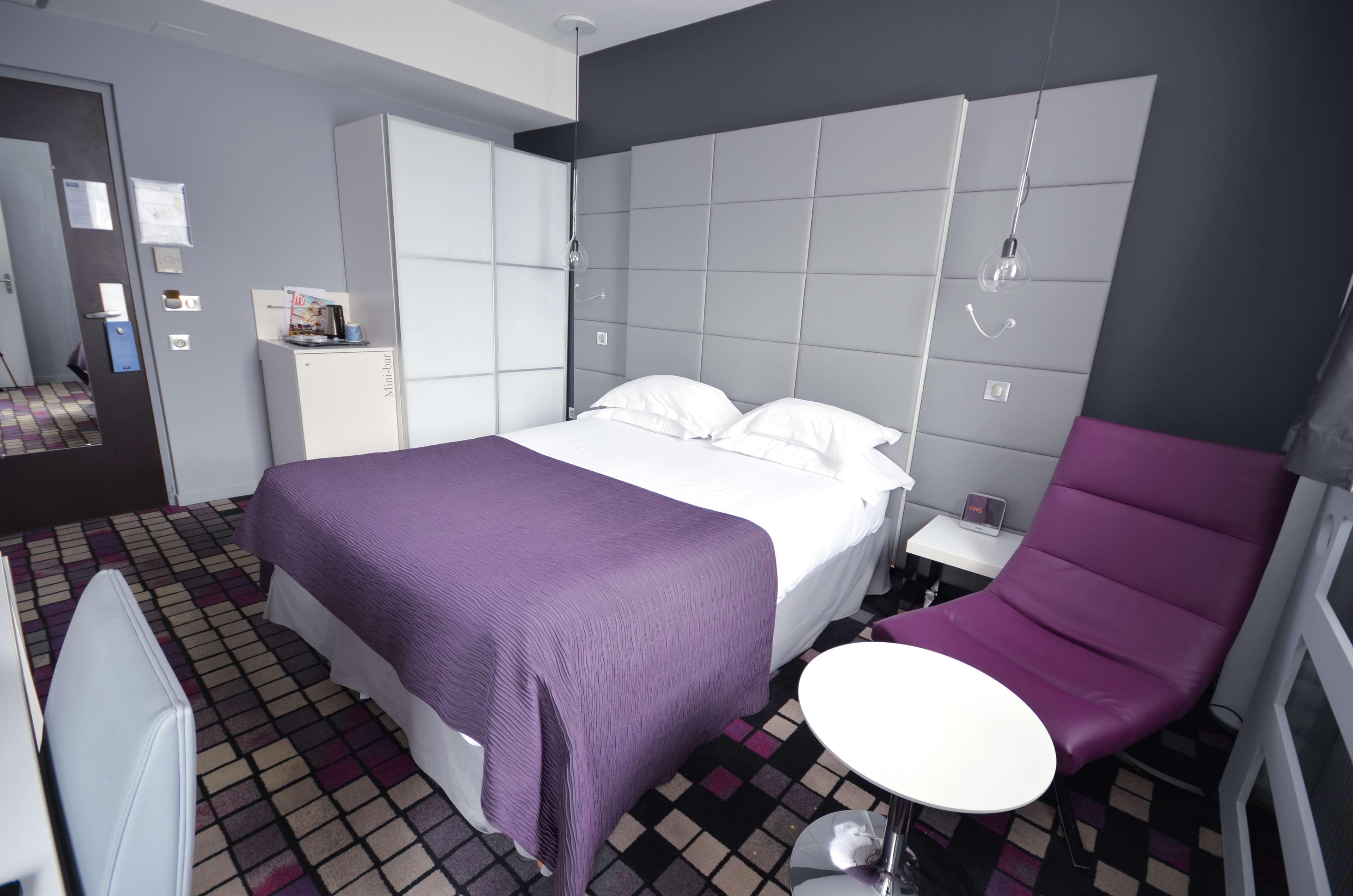 กีริอ๊าด เพรสทีจ ดีฌง ซองเทรอ Hotel ดีจอง ภายนอก รูปภาพ