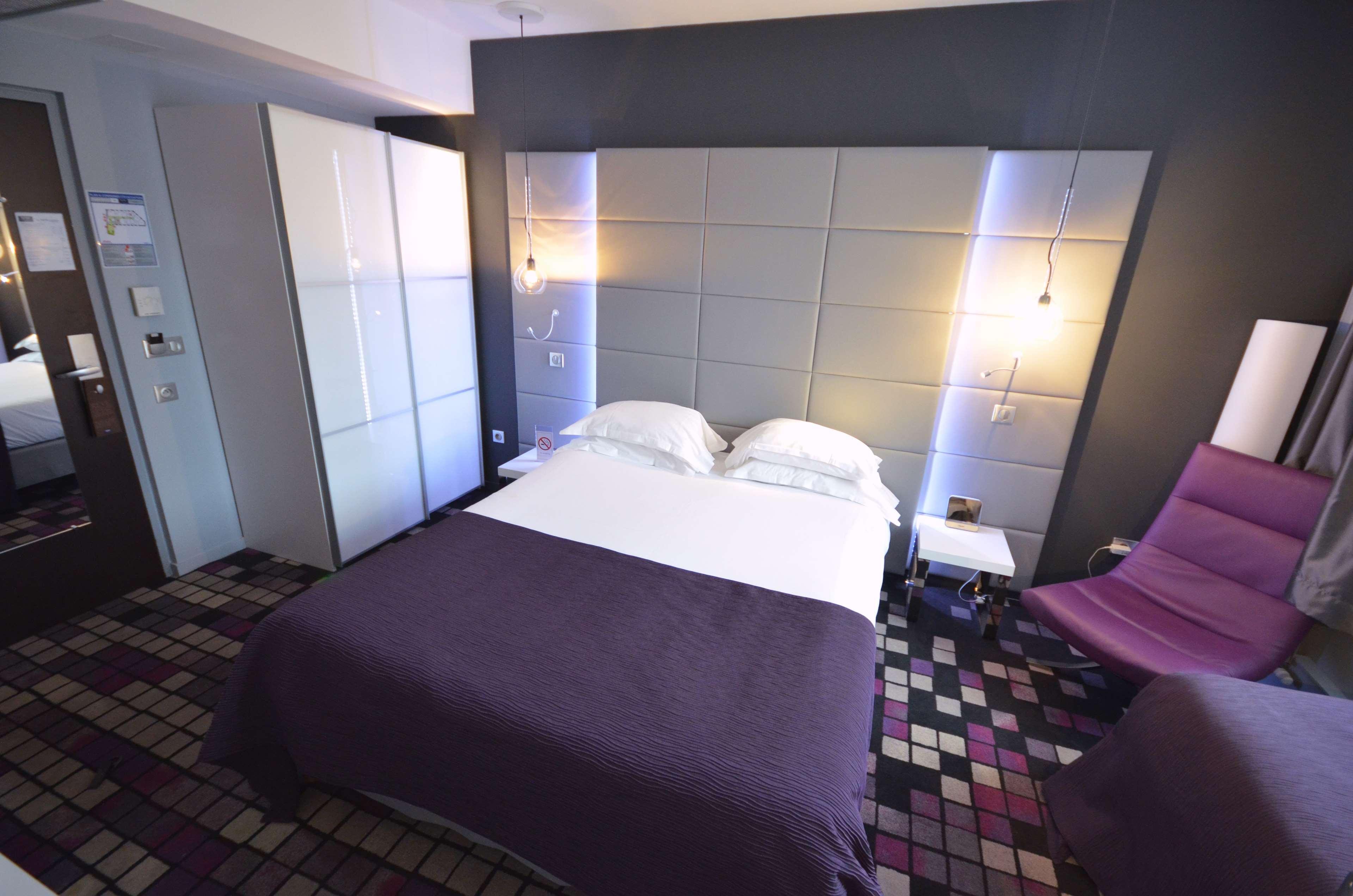 กีริอ๊าด เพรสทีจ ดีฌง ซองเทรอ Hotel ดีจอง ภายนอก รูปภาพ